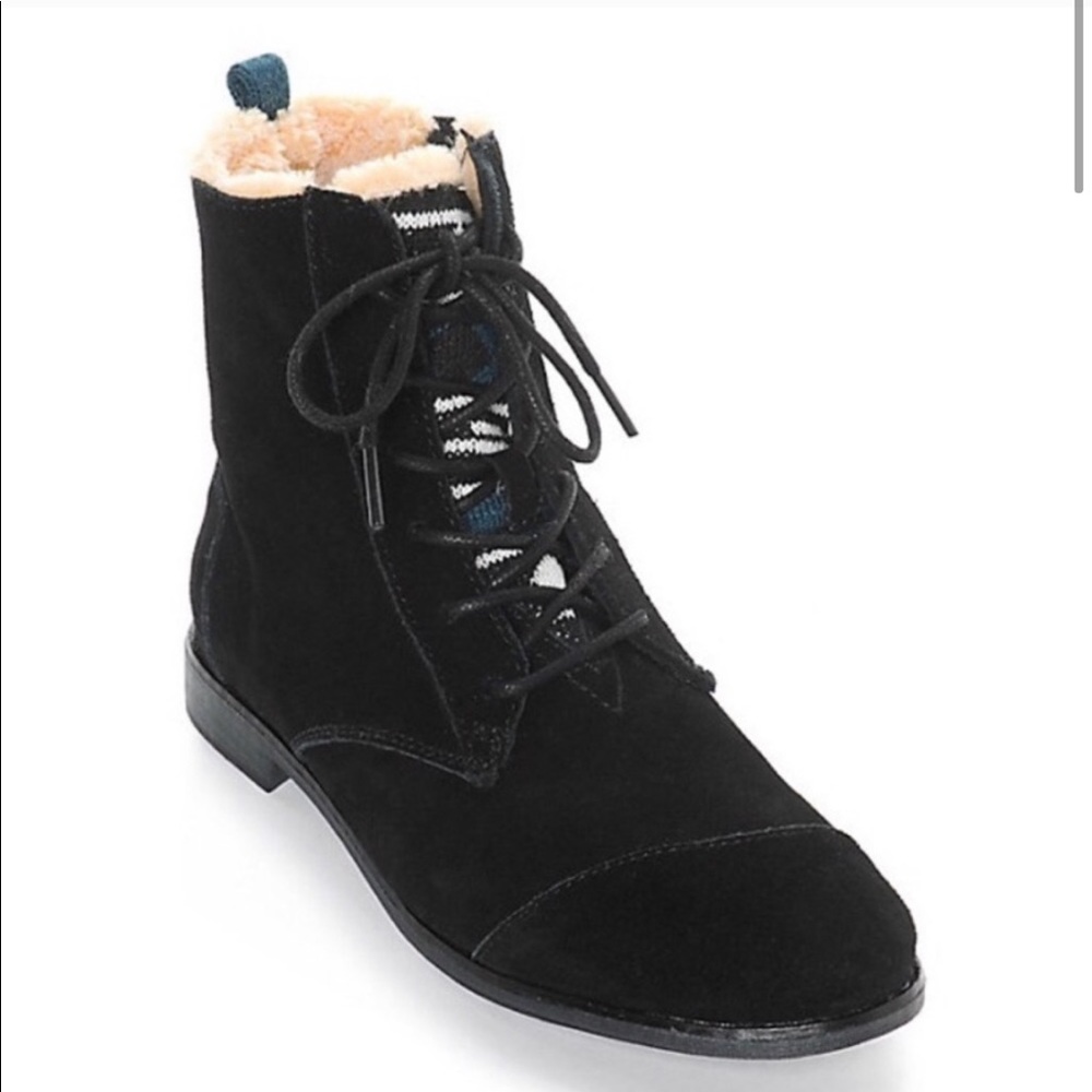 TOMS Alpha Black Suede Sherpa Lined Boots